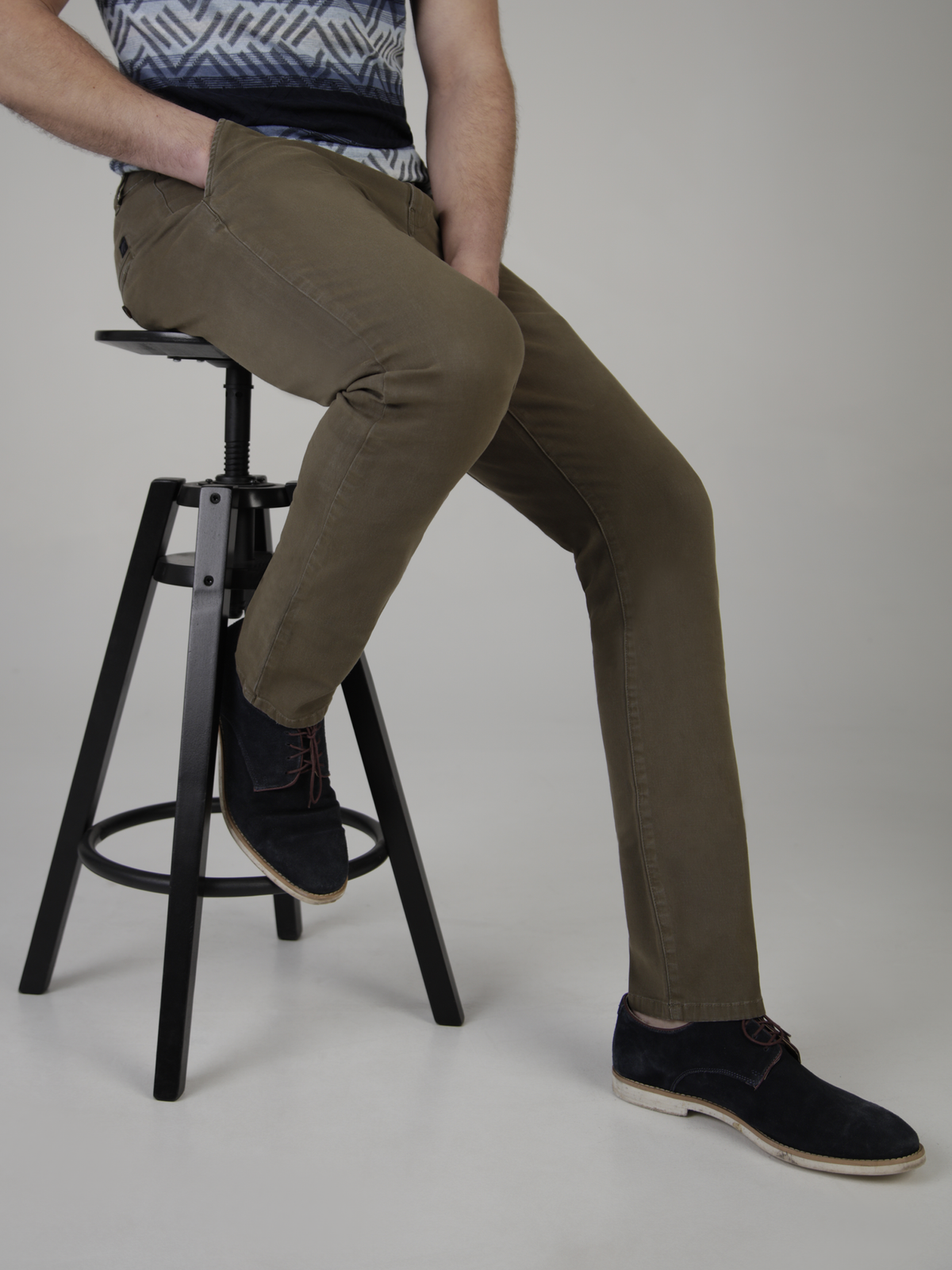 Tapered Fit Mid Stretch Casual Cotton Bromley Dark Khaki Chino Trouser