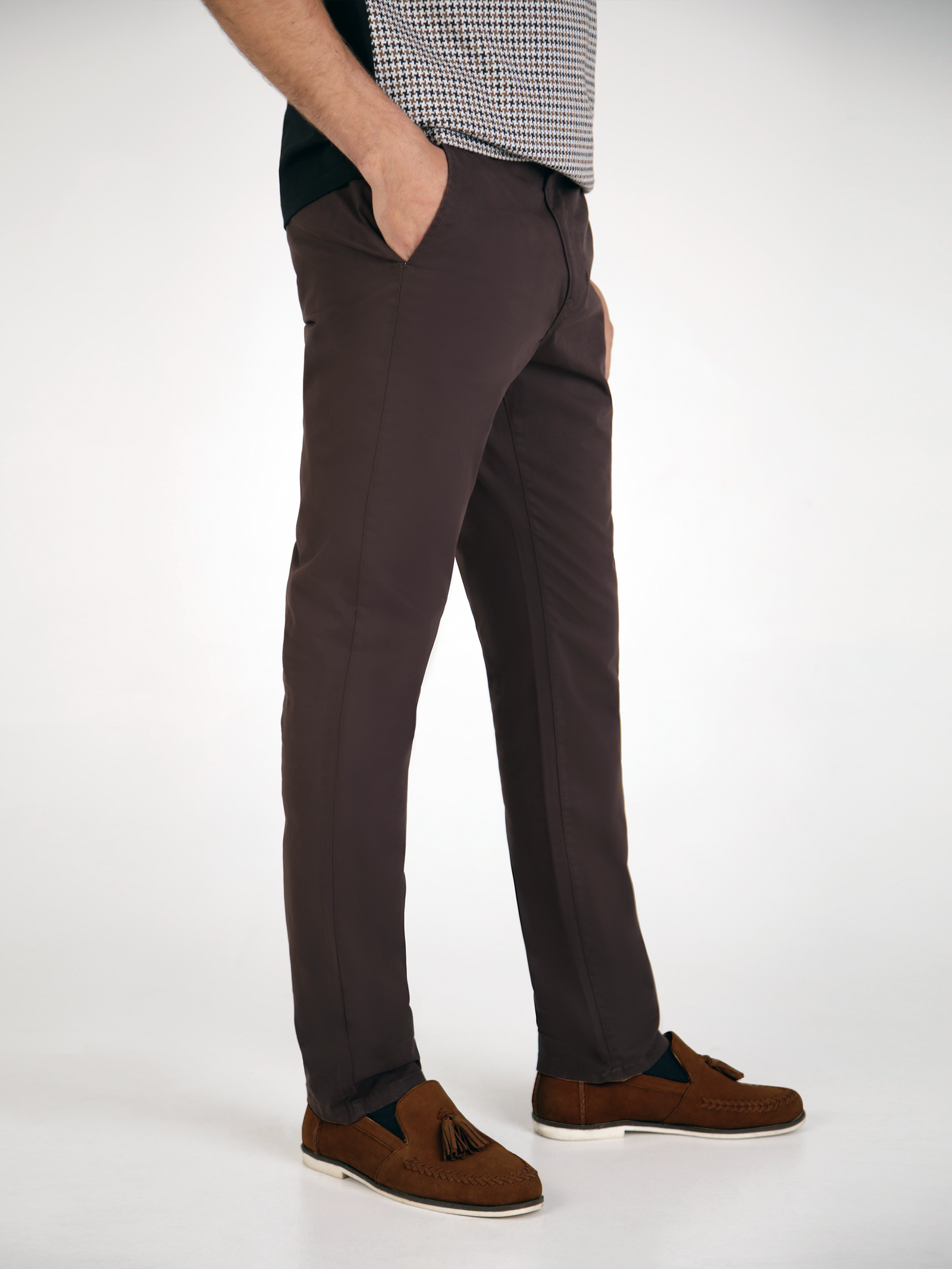 Bromley Casual Mocha Pant in tapered fit, offering comfort and a smart appearance, perfect for any occasion.