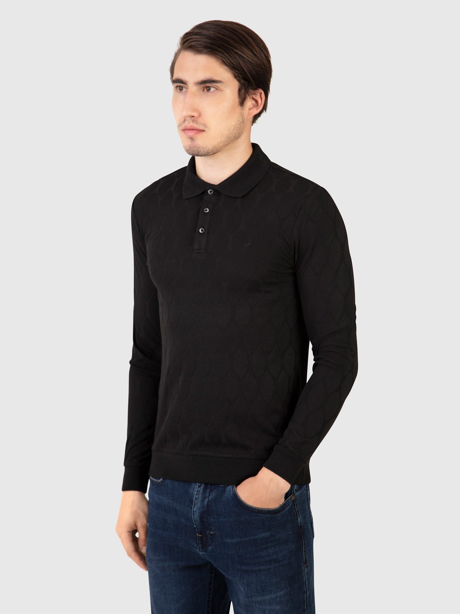 black_knitted_long sleeve_polo