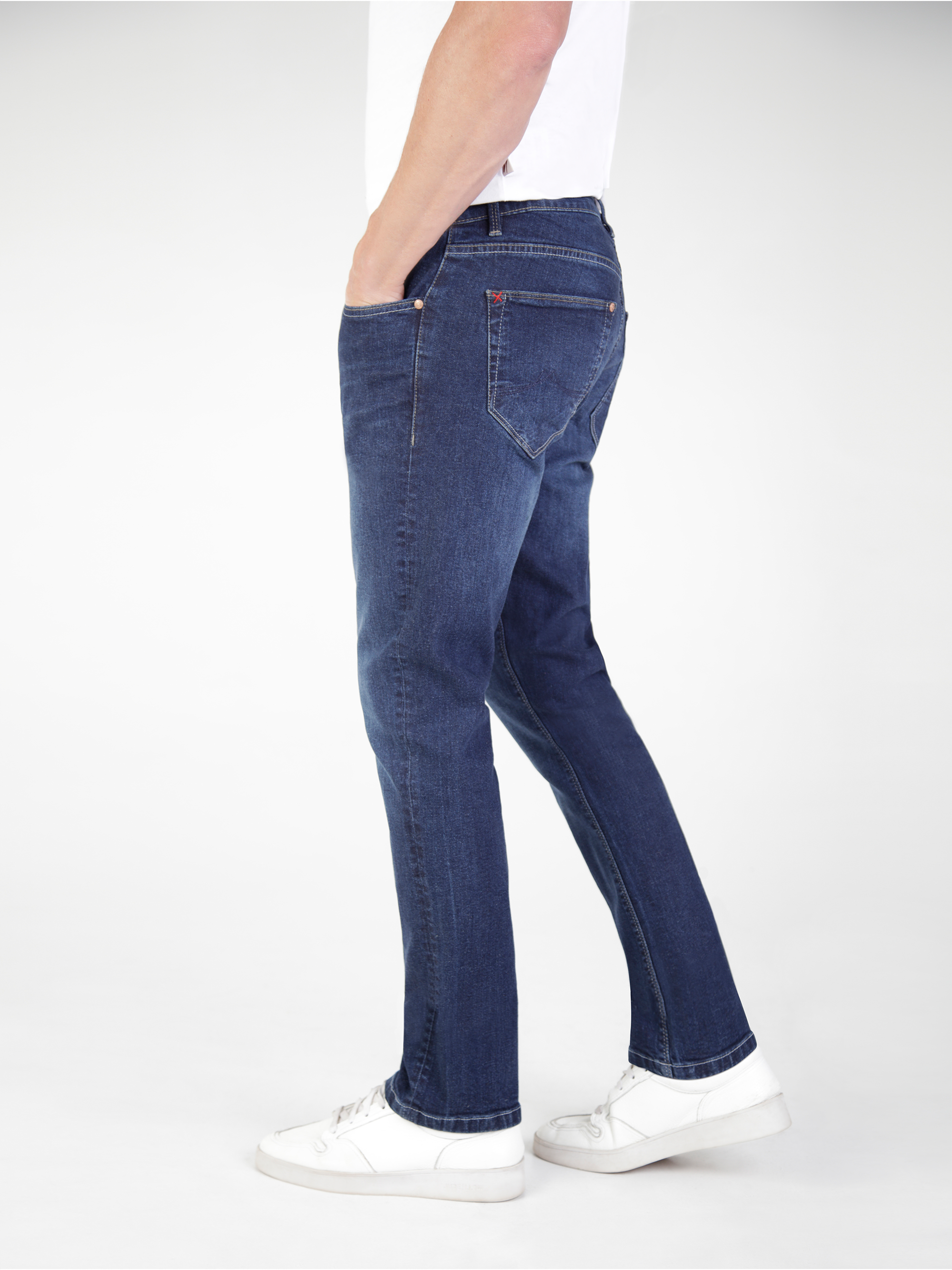 Tapered Fit Mid Stretch Lot XX Dark Stretch Jeans