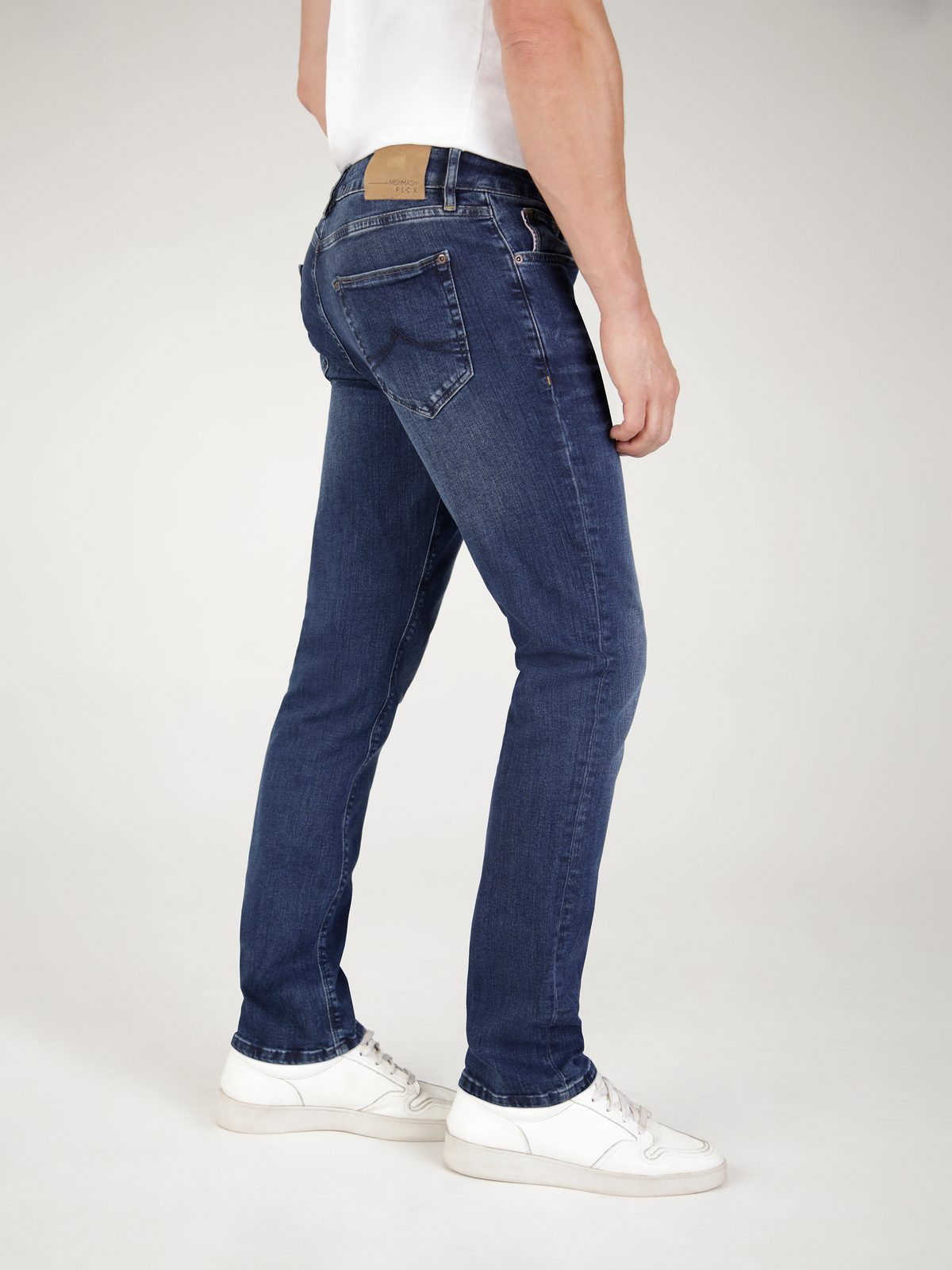 Tapered Fit Hyper FLEX Laundered Jeans