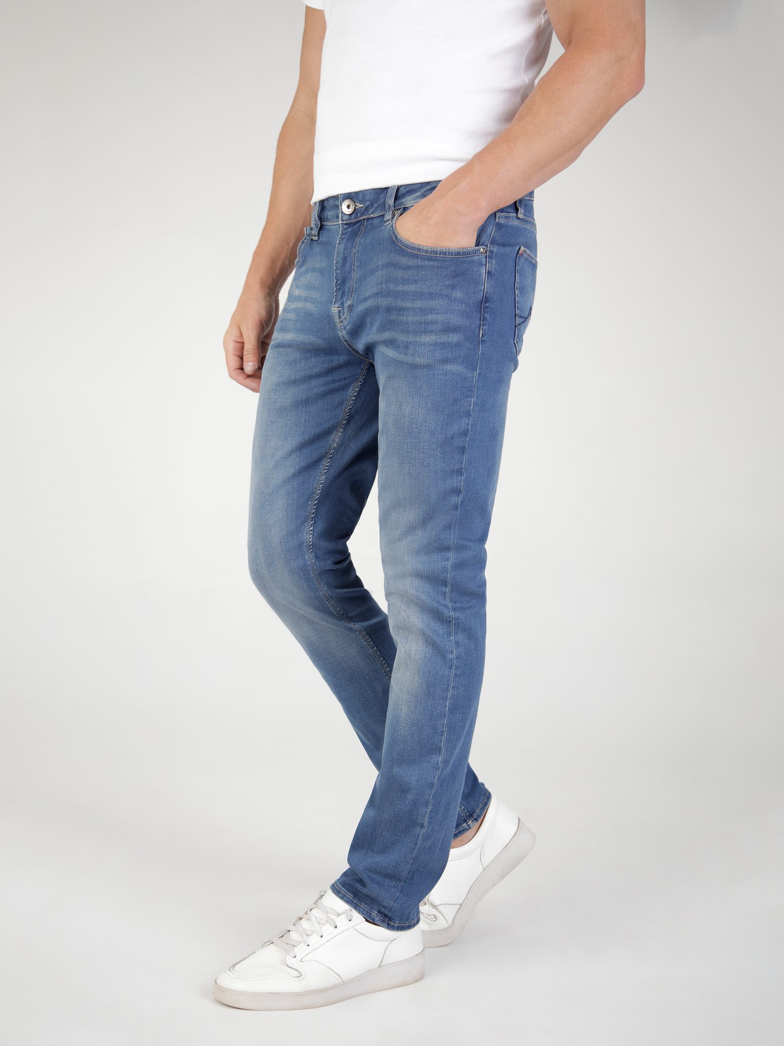 Slim Fit Hyper FLEX Sandblast Jeans