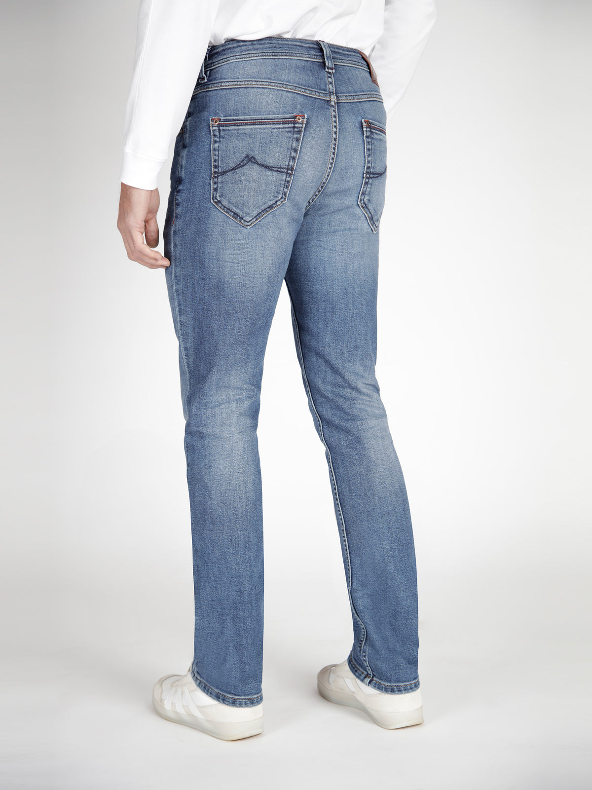 Tapered Fit Lazio Marine Light Denim Jean