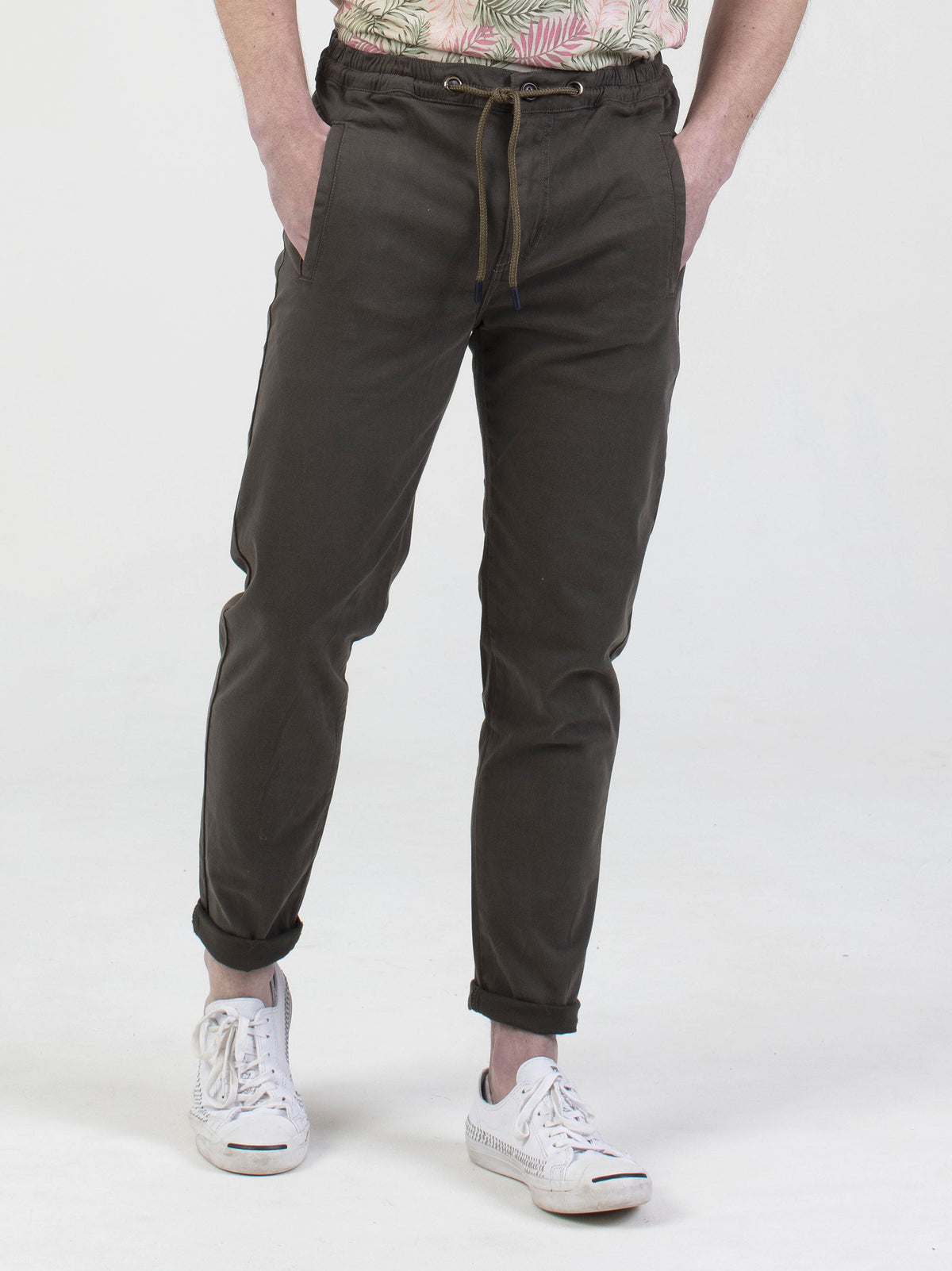 Tapered fit mens casual comfortable stretch drawstring trouser khaki green mish mash jeans