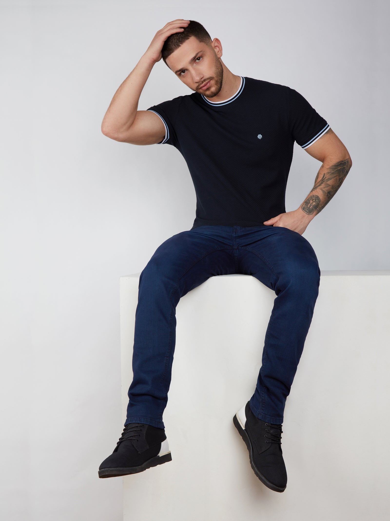 Regular fit waffle-like texture cotton navy short sleeve T-shirt mish mash jeans