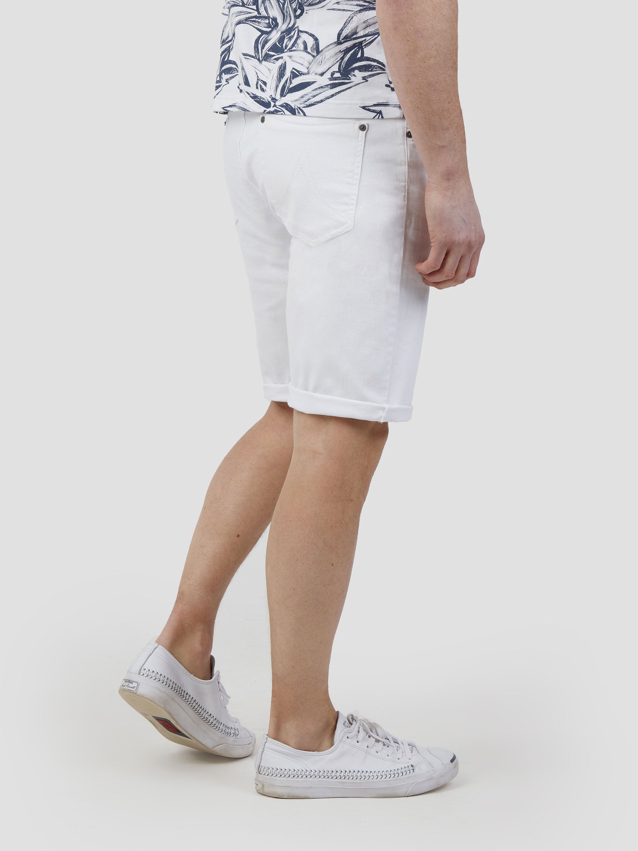 Trousers Shorts Moncler - Cotton drill white short pants -  D10931843140549MR001
