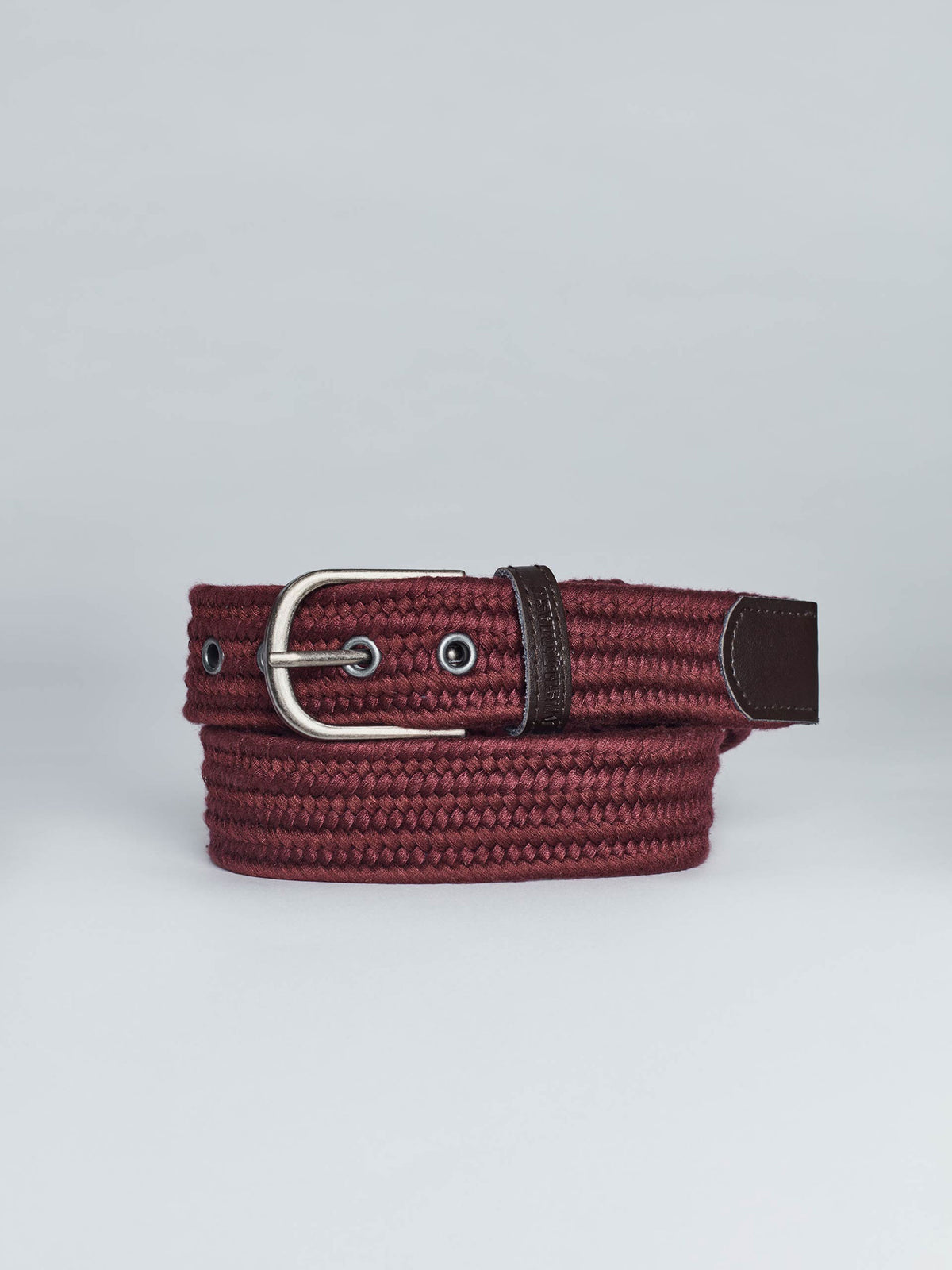 Woven twill burgundy jean belt complete with silver buckle mish mash jeans