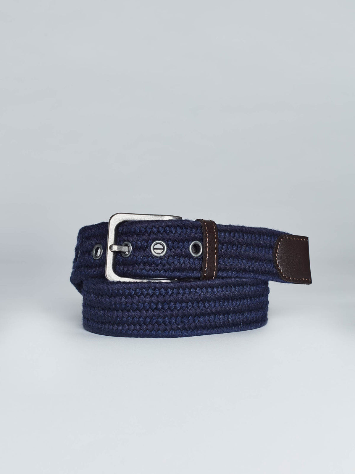 Woven twill burgundy jean belt complete with silver buckle mish mash jeans